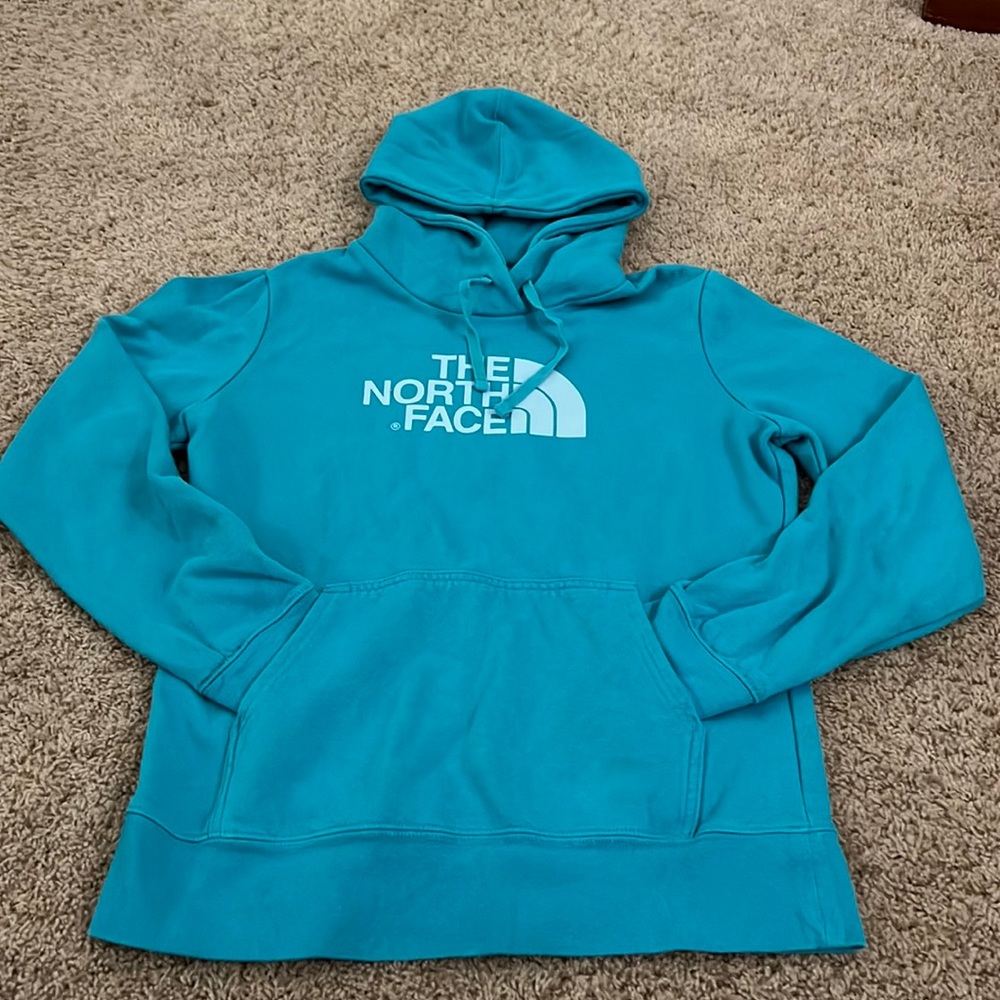The North Face sweatshirt size M